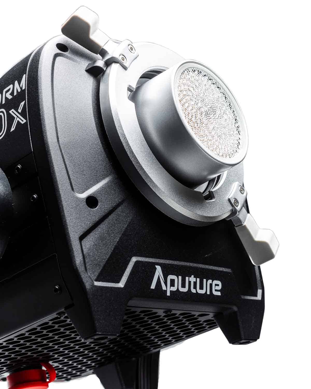 KF-Rental-10-Aputure-LS-1200-Pro-Daylight-LED-Lampe-Bicolor-4 Vermietung Dresden Leipzig Görlitz Chemnitz Aputure Storm 1200 X